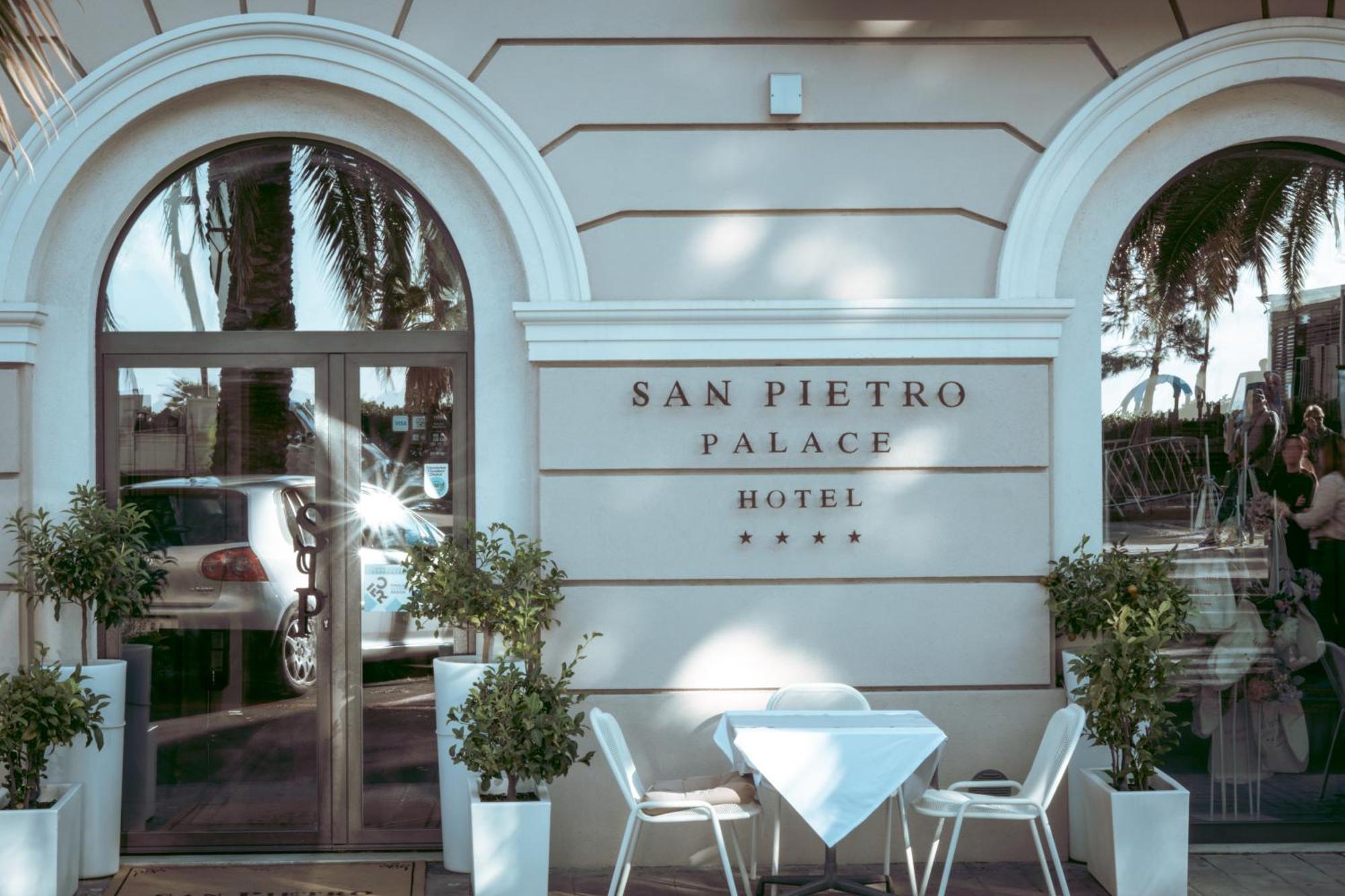 Hotel San Pietro Palace ฟีนาเลลีกูเร ภายนอก รูปภาพ