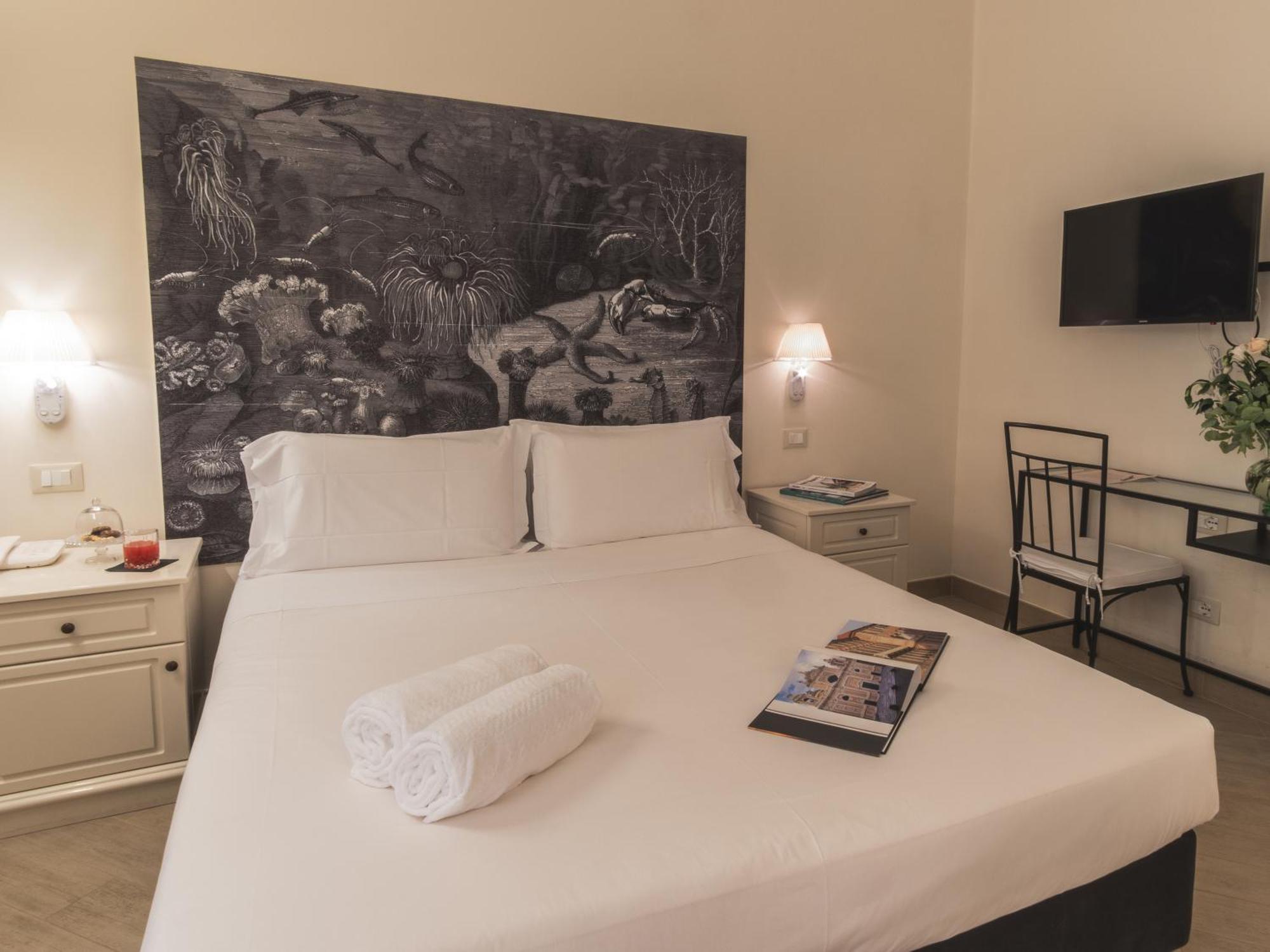Hotel San Pietro Palace ฟีนาเลลีกูเร ภายนอก รูปภาพ