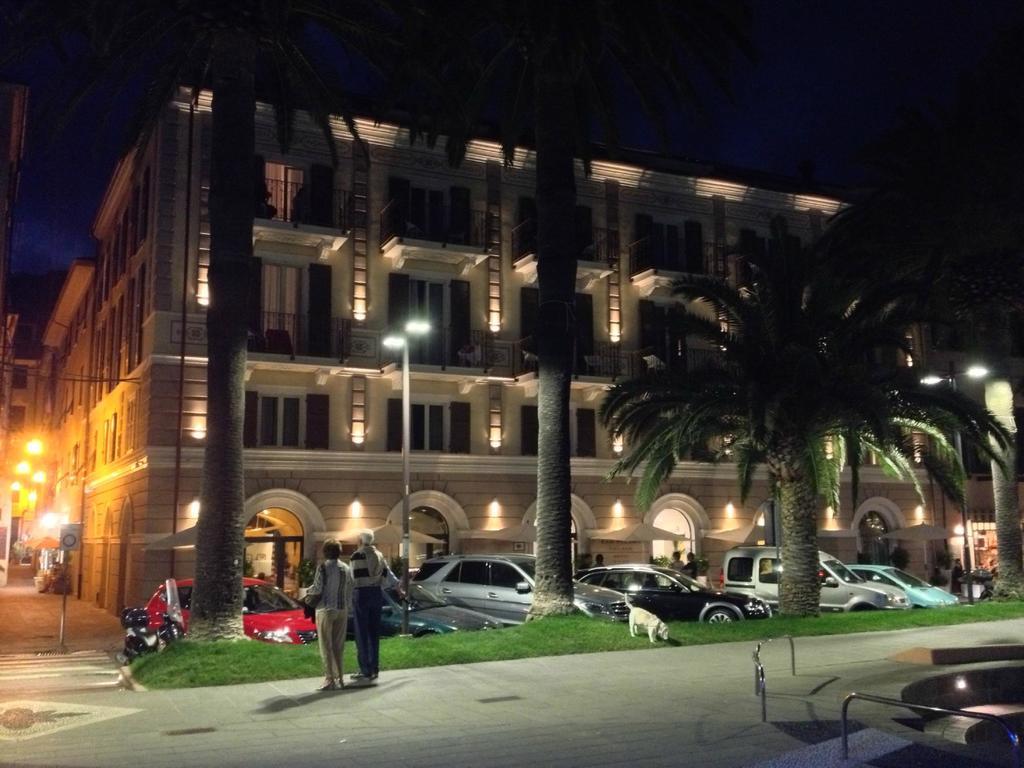 Hotel San Pietro Palace ฟีนาเลลีกูเร ภายนอก รูปภาพ