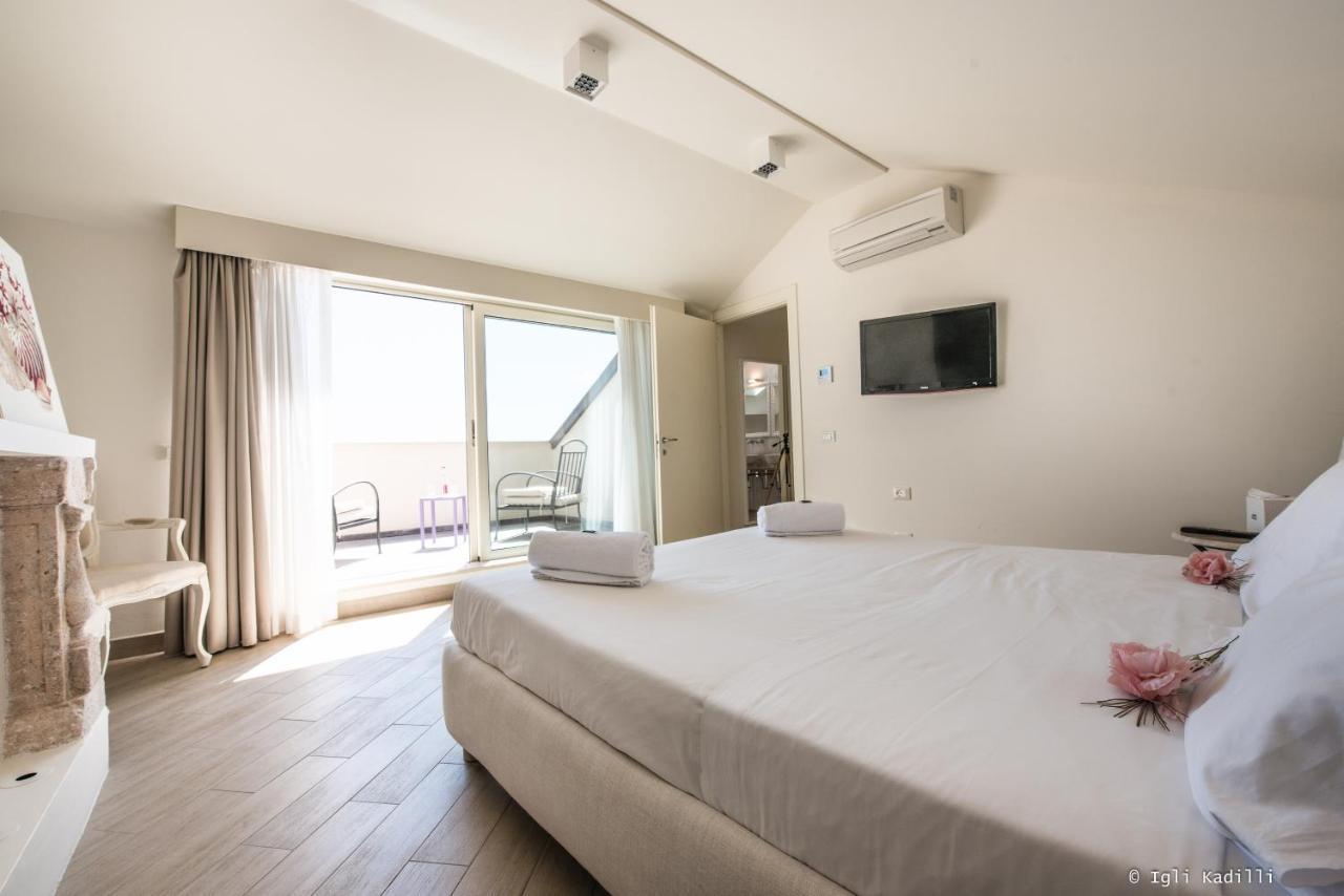 Hotel San Pietro Palace ฟีนาเลลีกูเร ภายนอก รูปภาพ